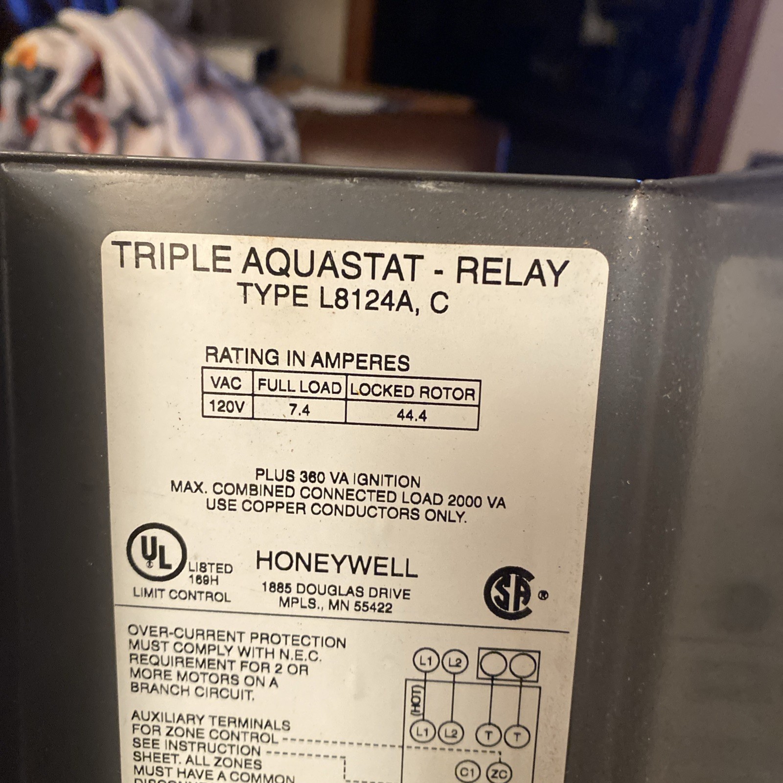 Honeywell Triple Aquastat Relay L8124A,C Open Box No Packaging New