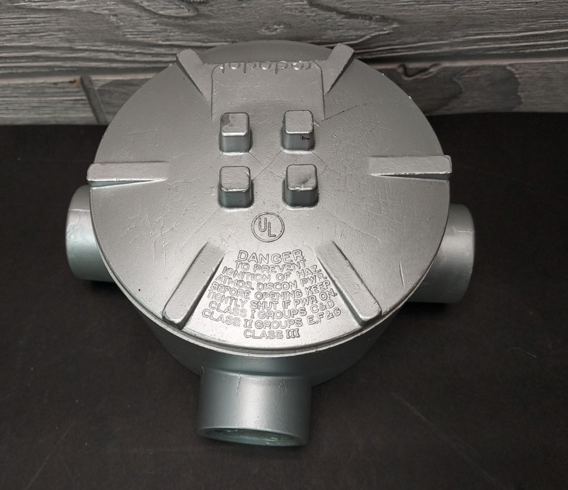 RED DOT GAX-2 HAZARDOUS LOCATION OUTLET BOX 4- WAY 3/4″