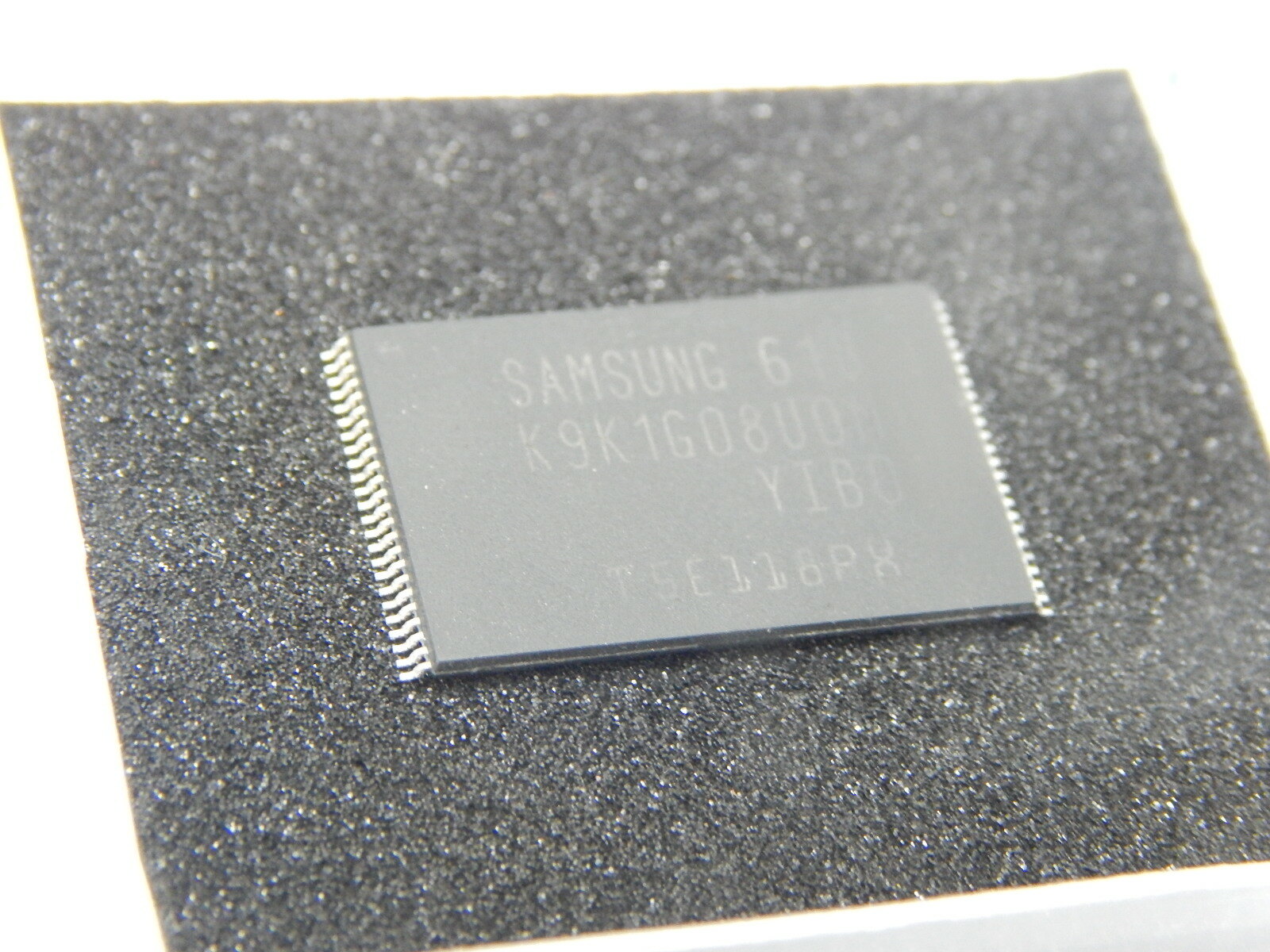 SAMSUNG K9K1G08U0M-YIB0 128M X 8 BIT NAND FLASH MEMORY SMD IC