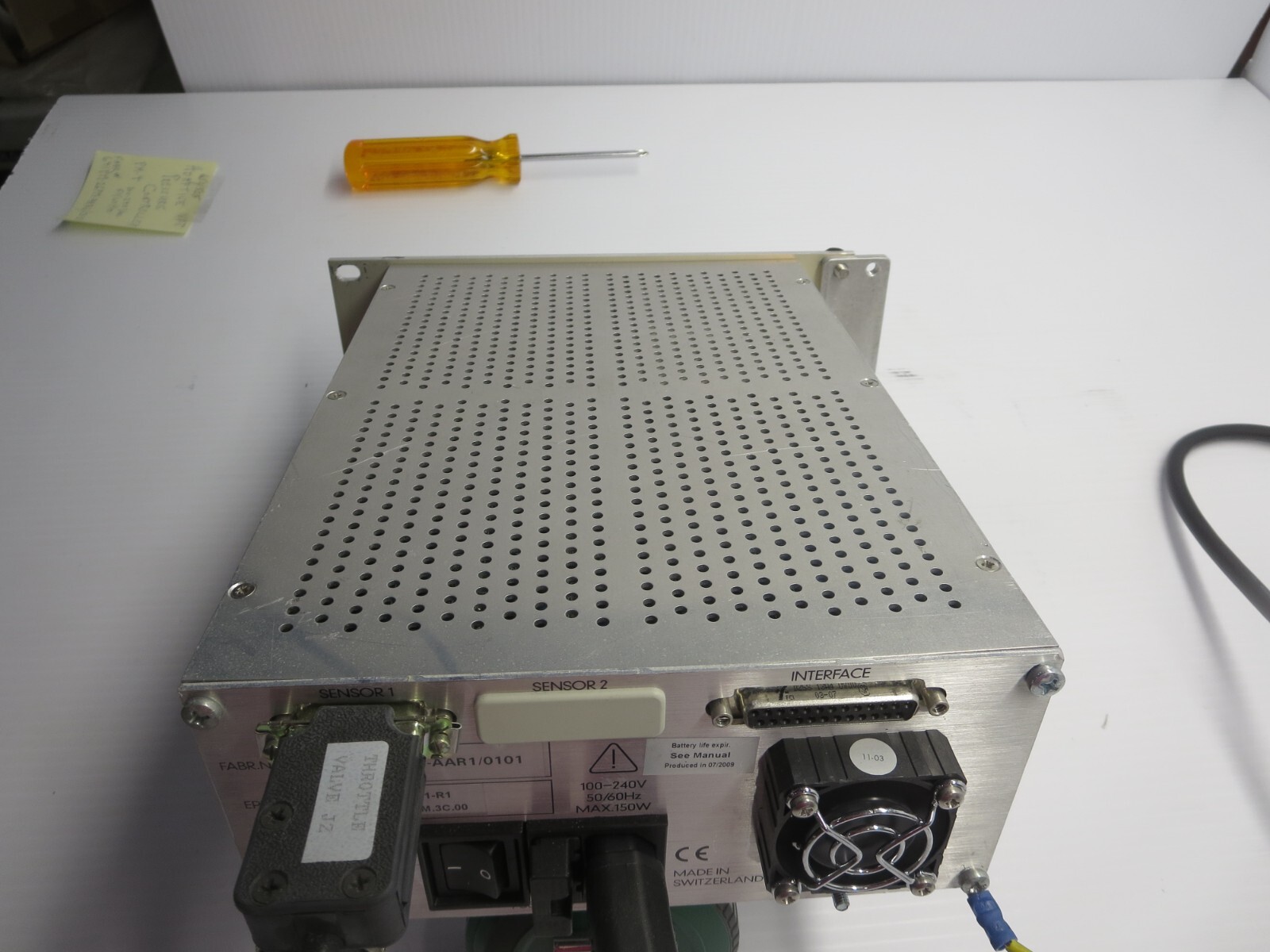 VAT PM-4 Adaptive Pressure Controller 100-240VAC 50/60HZ Powers On