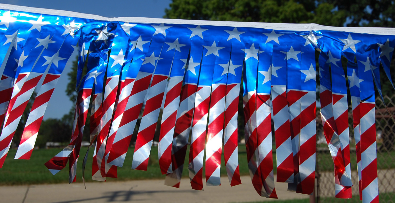 Metallic Stars & Stripes Streamer, Car Lot Pennants Metallic Streamer, 100′