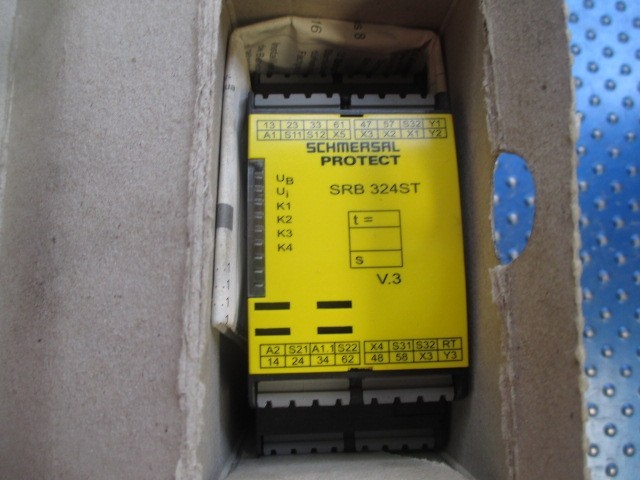 NEW SCHMERSAL SAFETY RELAY SRB324ST 24V (V.3) 101195504