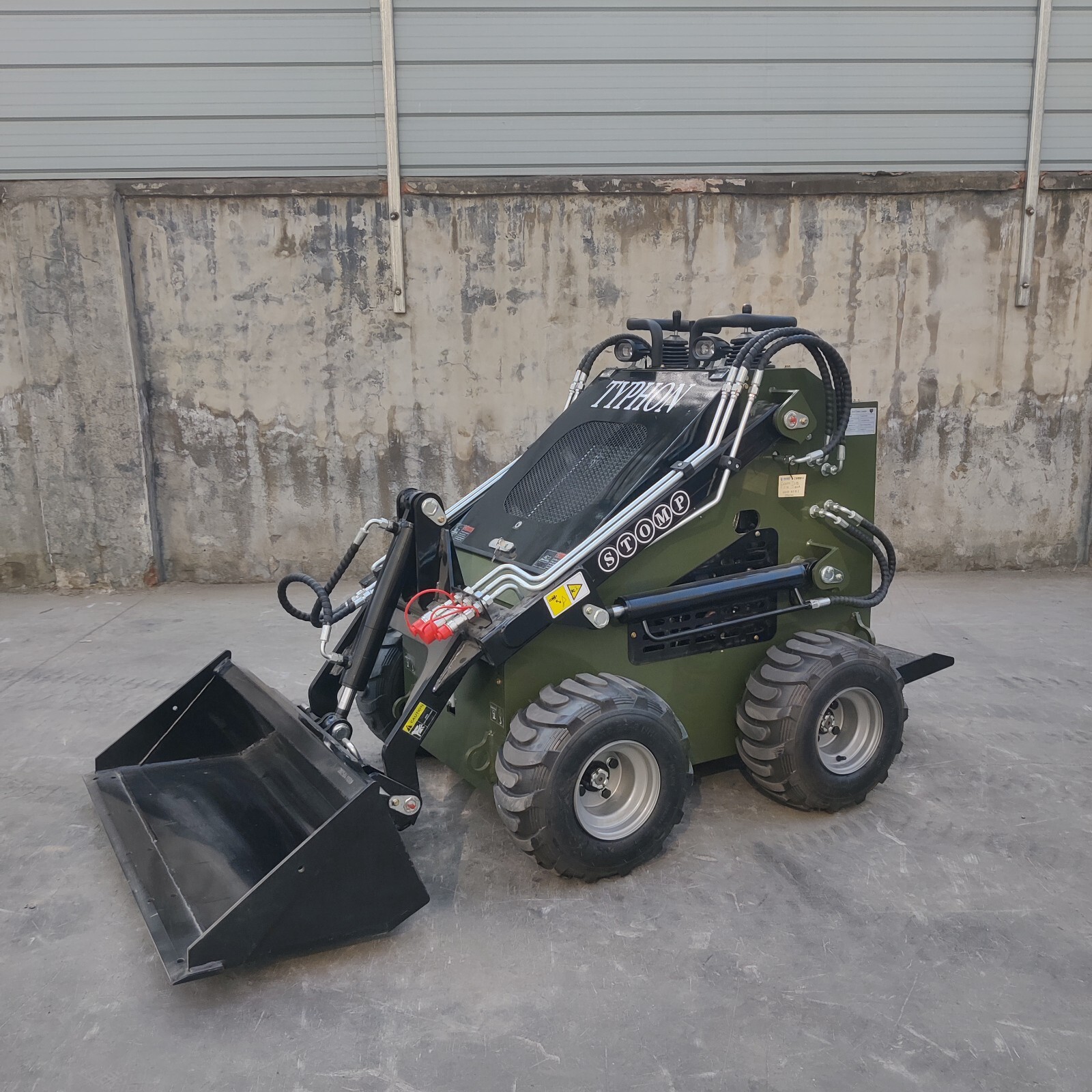 Mini SkidSteer Loader Wheel Honda EPA Gas 22.1 HP Engine FREE SHIPPING