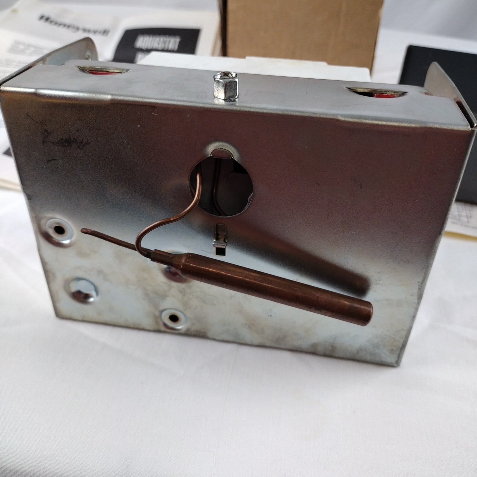 Honeywell L8124C1003 Triple Aquastat Relay