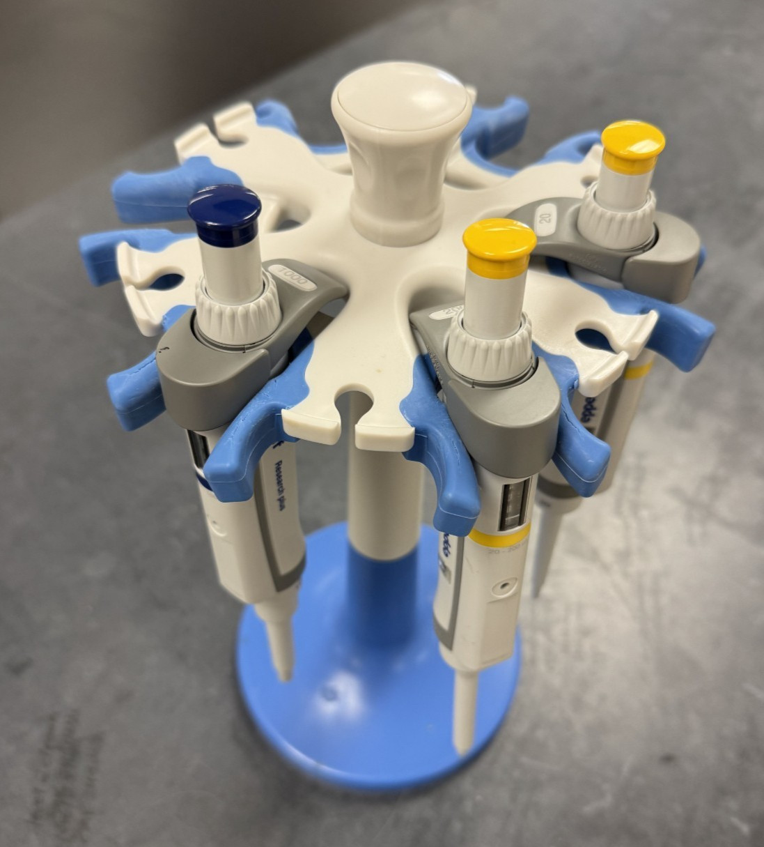 Set 3- Eppendorf Research Plus 20, 200, 1000uL Pipette + stand