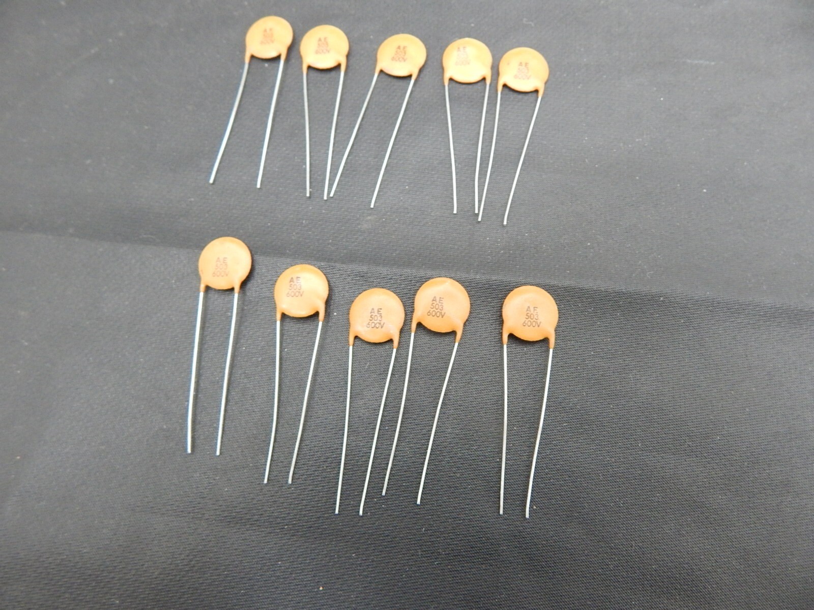 ARCO CD503Z600V.5 CAPACITOR 0.05uF 50nF 600V RADIAL CERAMIC DISC – LOT OF 10