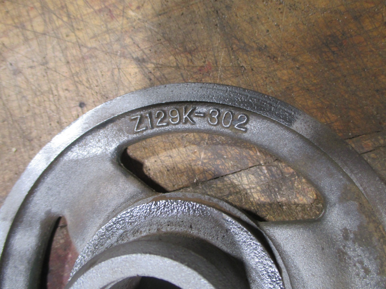 MASSEY FERGUSON 50, CRANKSHAFT PULLEY FOR CONTINENTAL 134 GAS, #1750076M1 USED