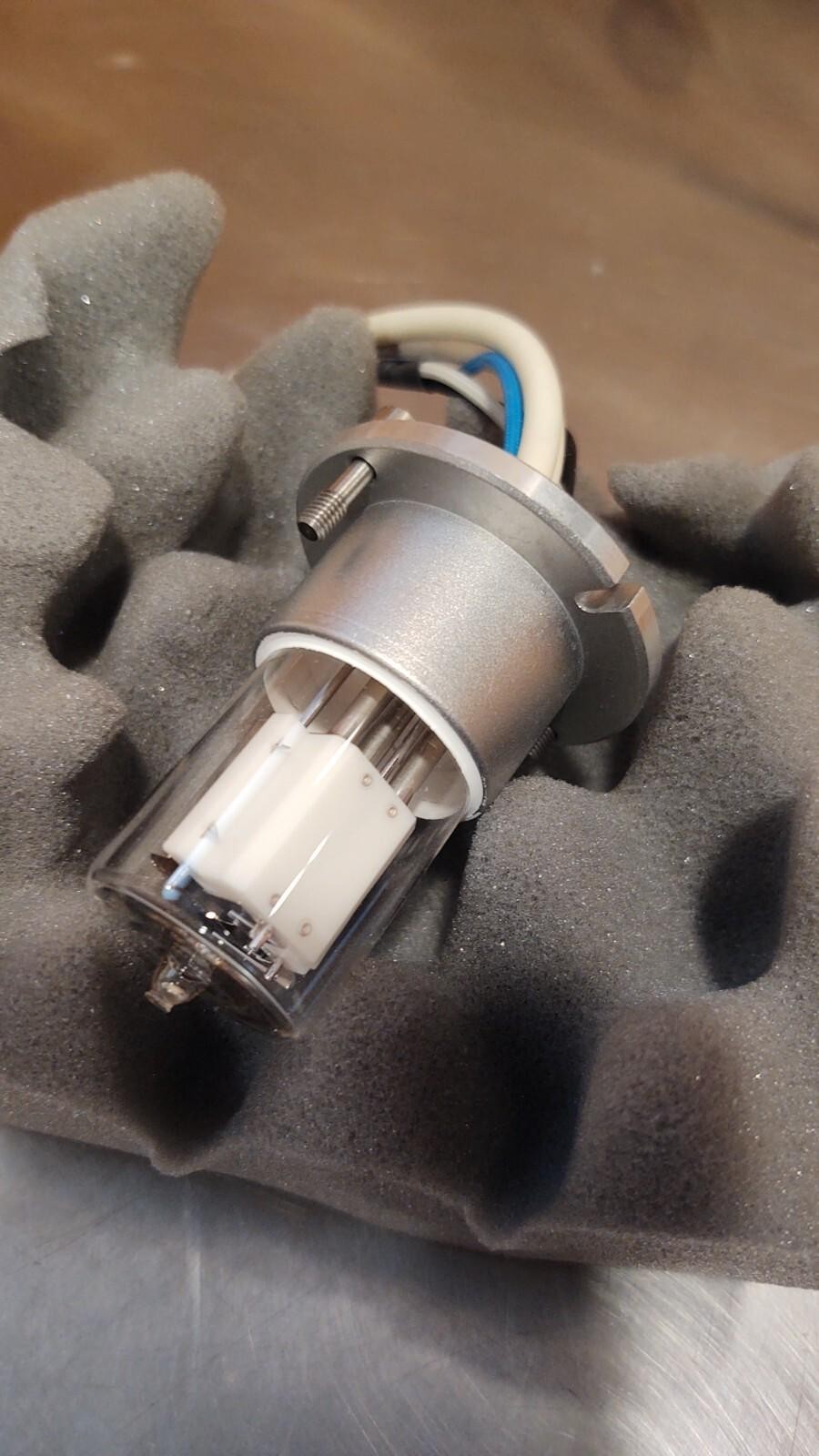 Waters PN 402000353 Performance Plus HB D2 Deuterium Lamp Assembly