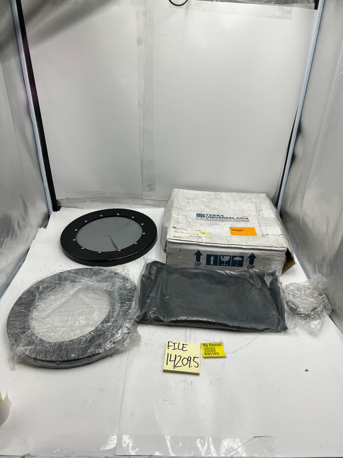 Terra Universal Insulation Flange Black Heavy Duty 271002