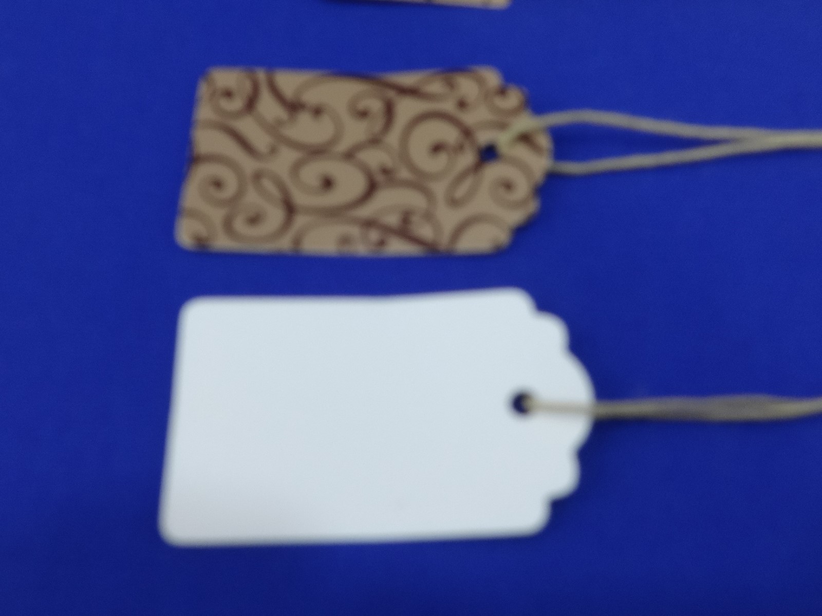 100 Cocoa Scripts Designer Print Scalloped Merchandise Strung Price Tags