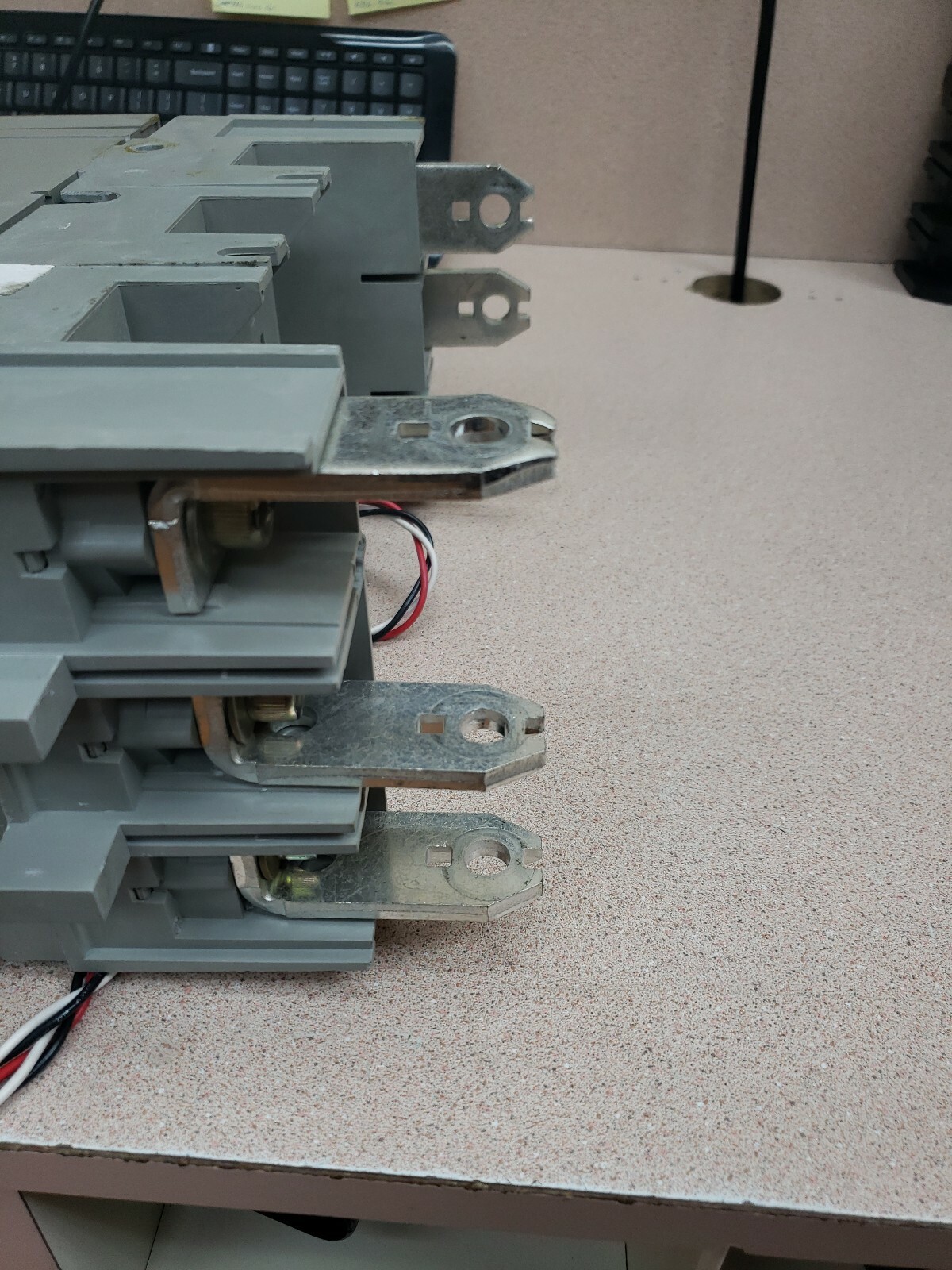 MERLIN GERIN NSJ NSJ600 A NSJ600A 3 POLE 600 AMP 600v MOLDED CASE SWITCH