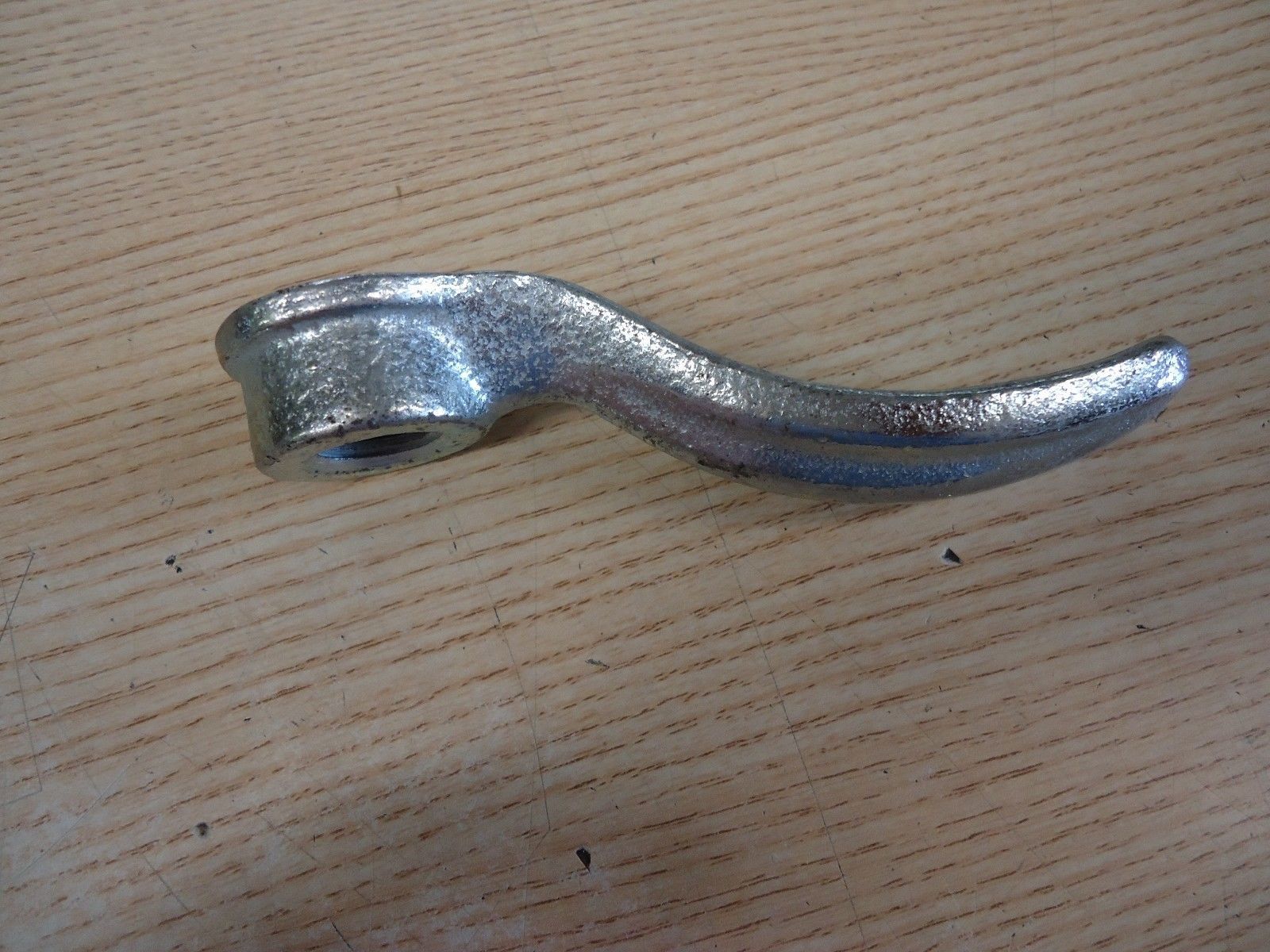 Forged Steel Lever Nut 4-5/8″ OAL with a 5/8″ 11 TPI opening