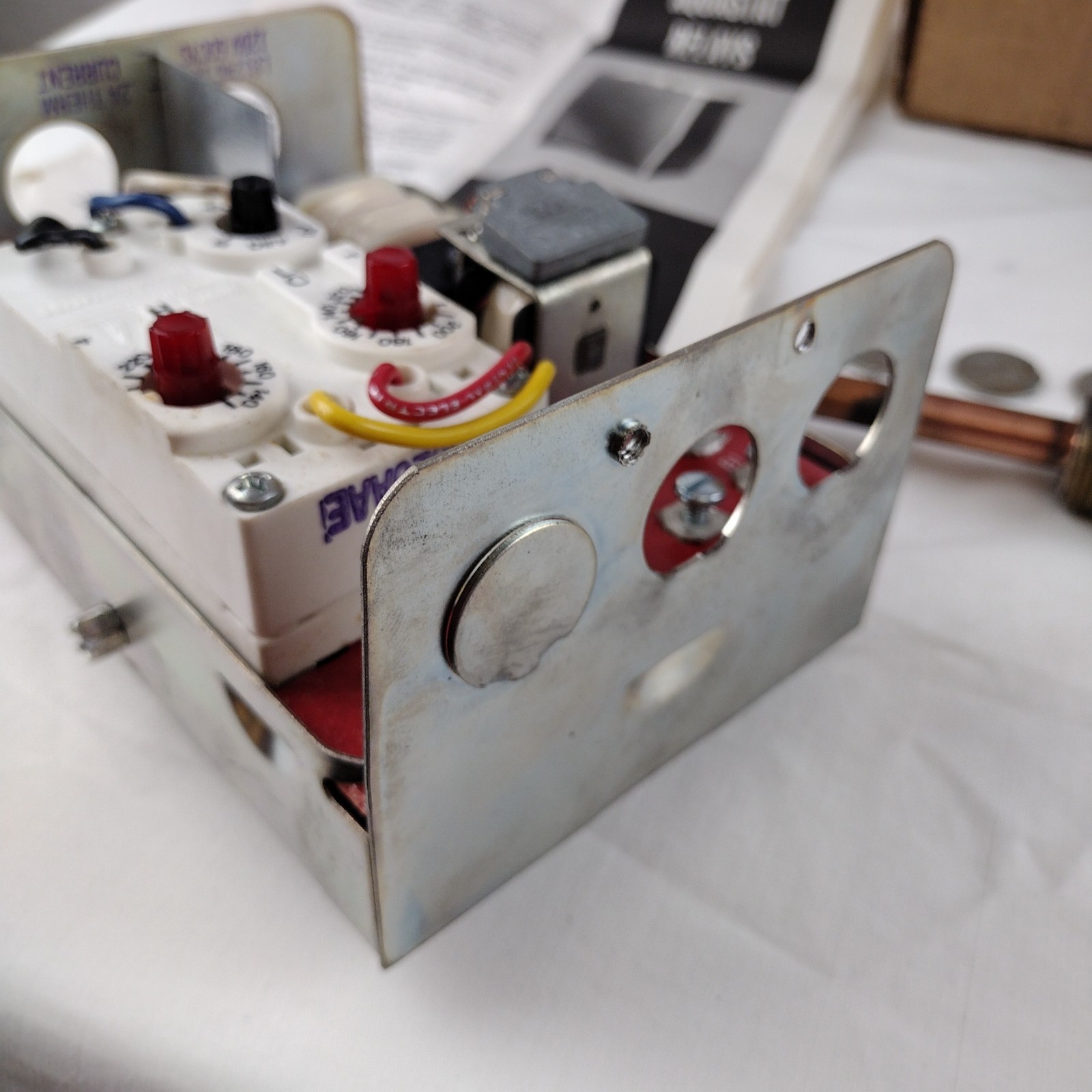 Honeywell L8124C1003 Triple Aquastat Relay