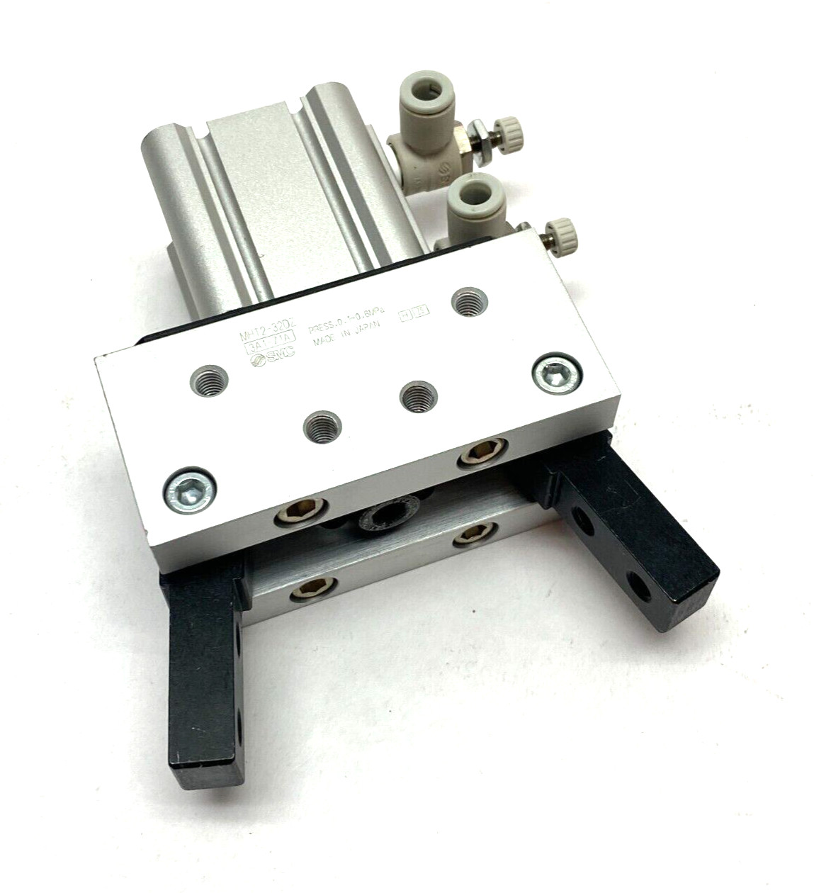 SMC MHT2-32DZ Pneumatic Toggle Gripper 2-Finger 32mm Bore 0.1~0.6MPa Press