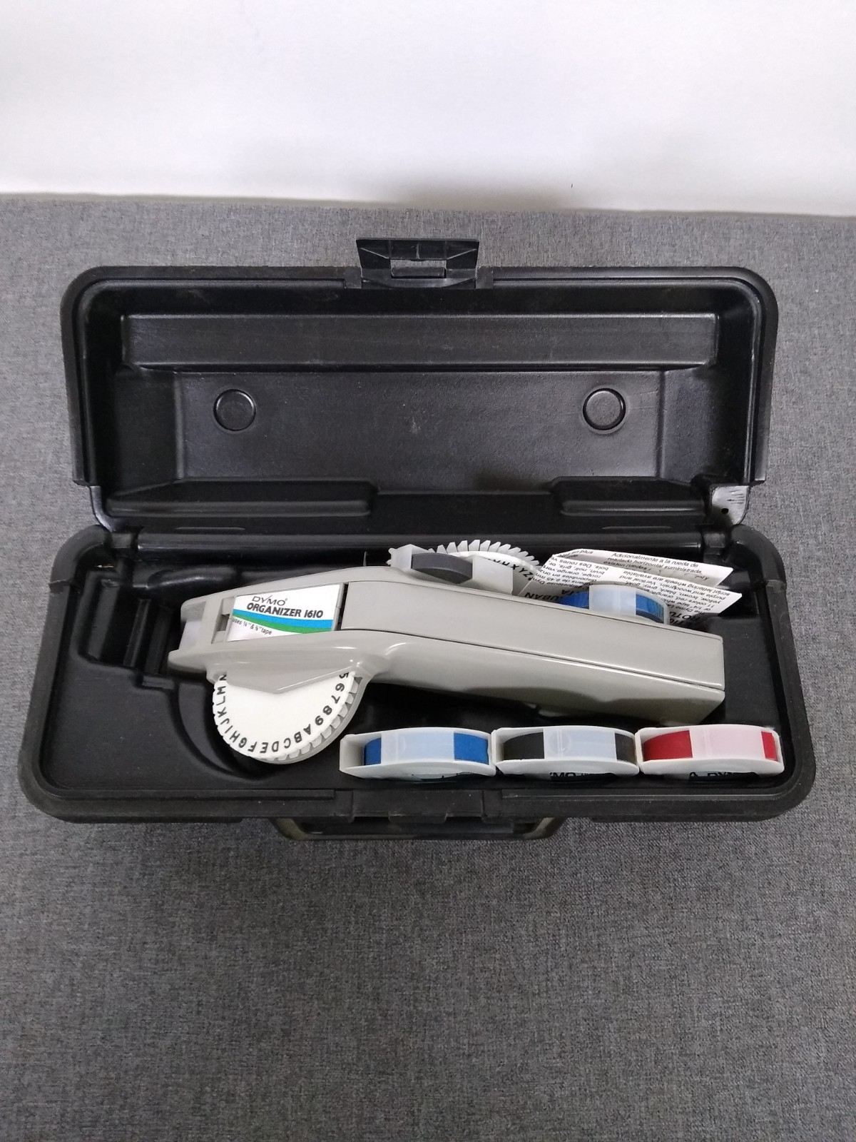 Dymo Organizer 1610 Label Maker, Unused, w/Case & 5 rolls of labels