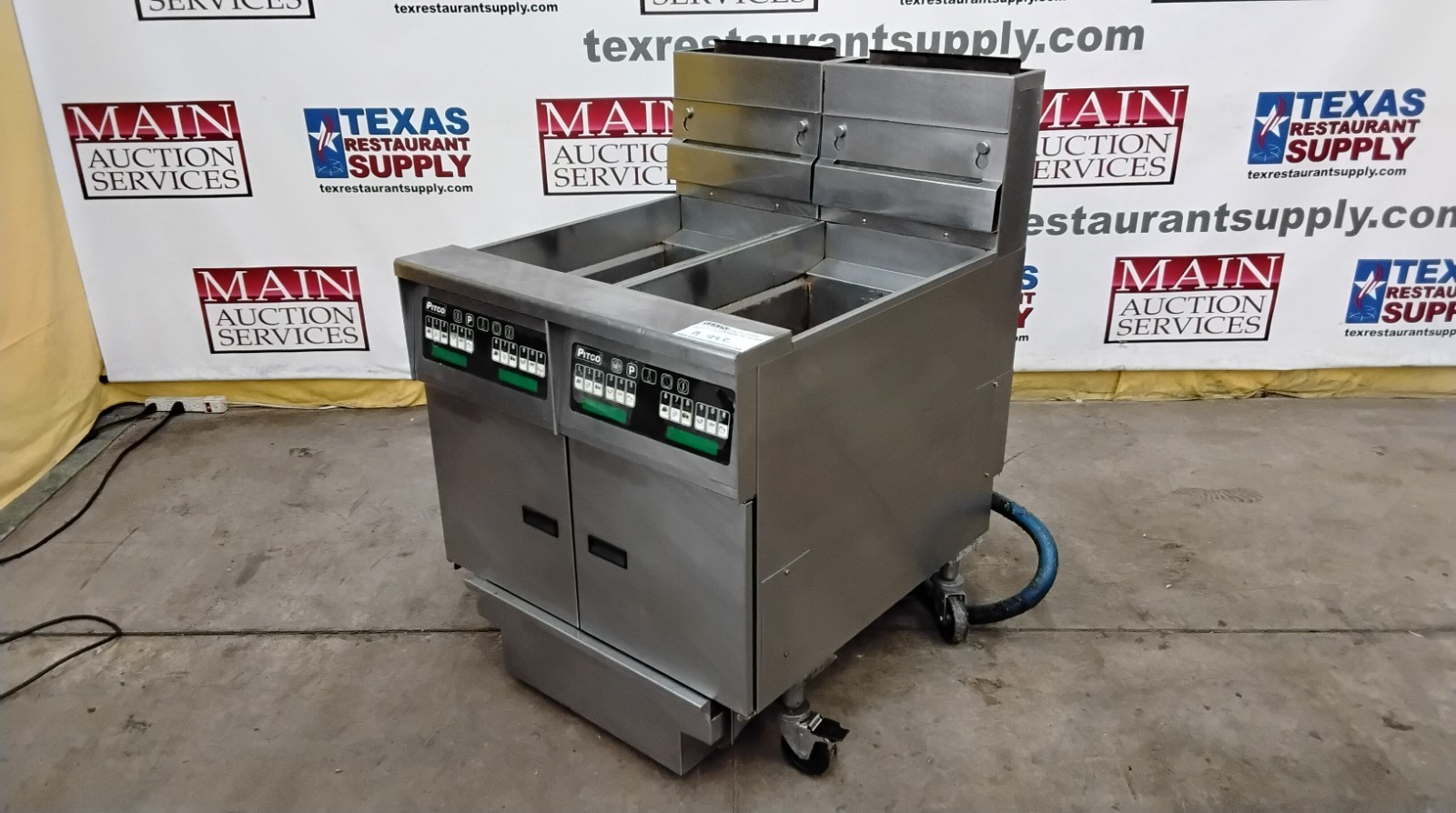 Pitco SSH55 50 Lbs Gas Digital Double Deep Fryer w/ Filtration System