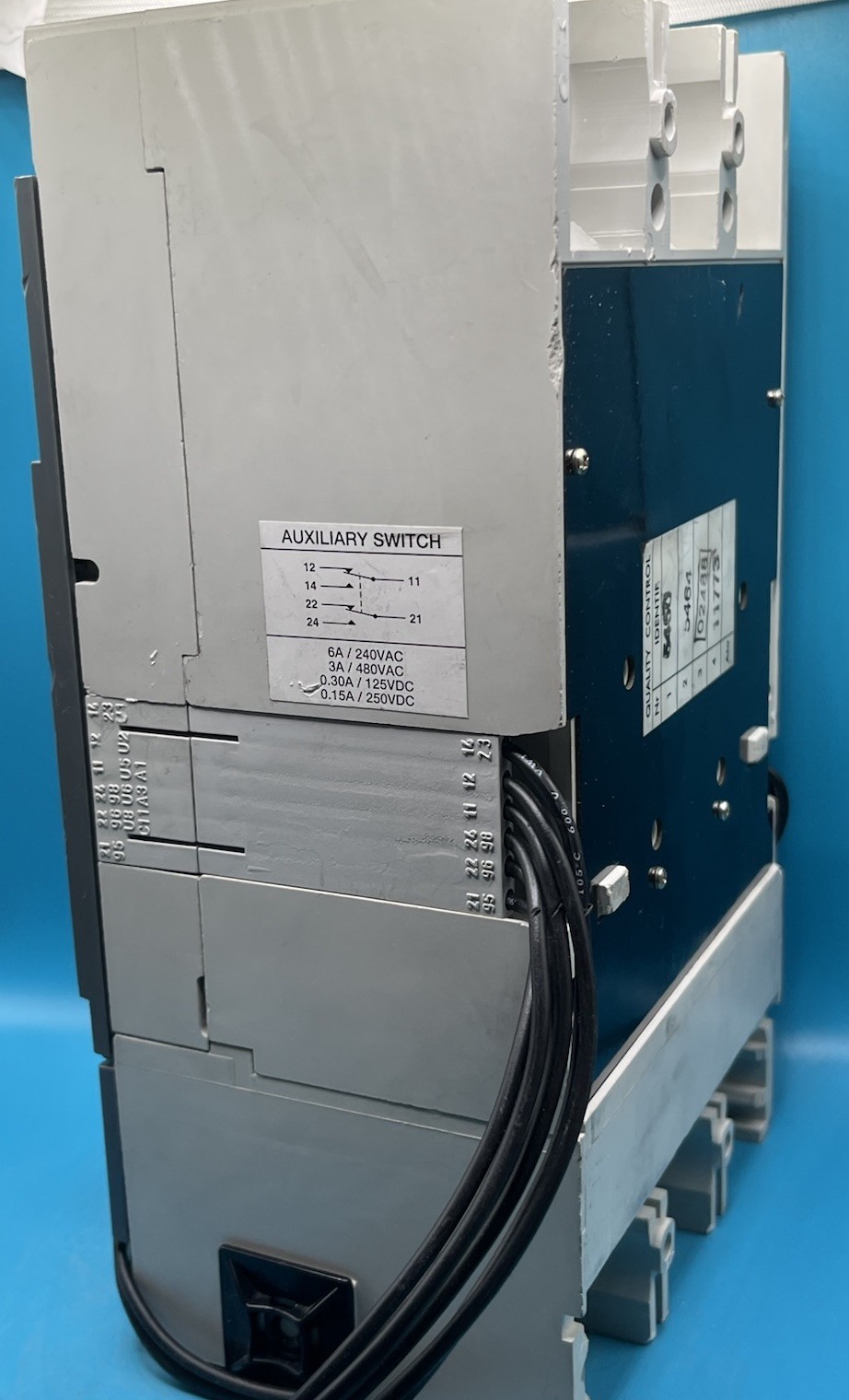 ABB S5N Bolt On Circuit Breaker 300A 3P 600VAC 600VDC SACE S5 Shunt Trip Aux