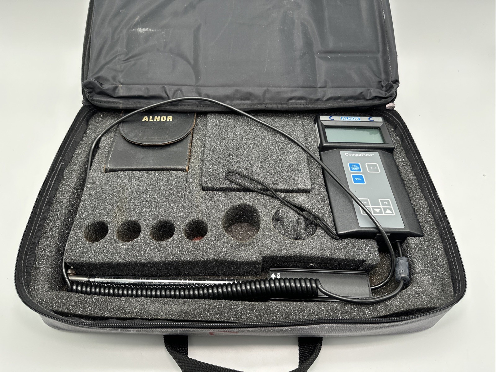Alnor 8570 Compuflow Digital Thermo-anemomete