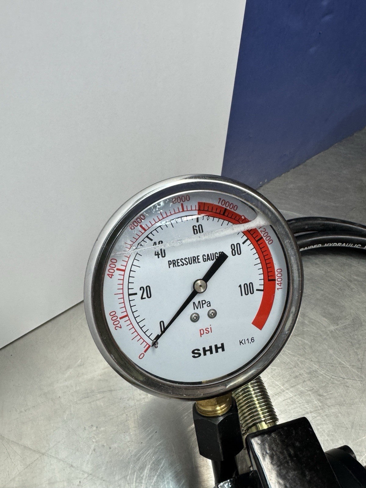 Double Acting Hydraulic Pump, Pressure Gauge (10.000psi – 183in³) (B-700S)