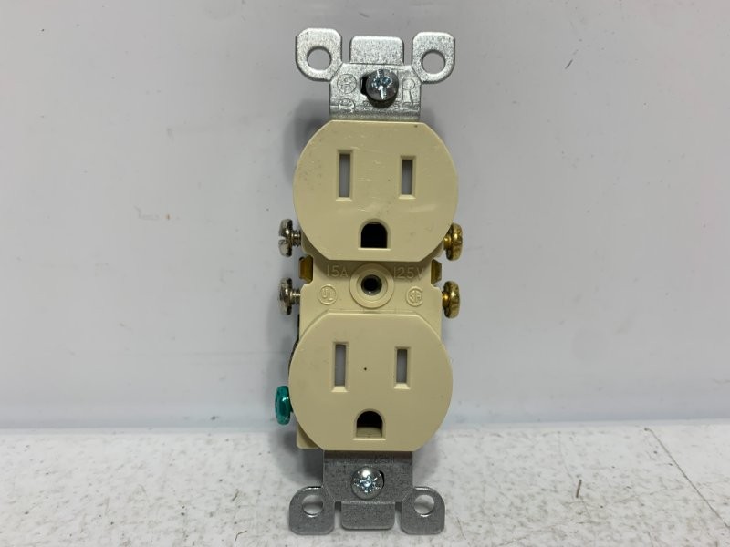 Leviton T5320-I Duplex Receptacle 15A 125V Tamper-Resistant