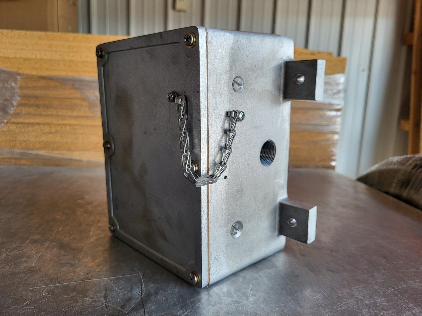 SURPLUS NEW 8.5″x 9.5″x 4.5″ Mounting Box – Distribution Boxes
