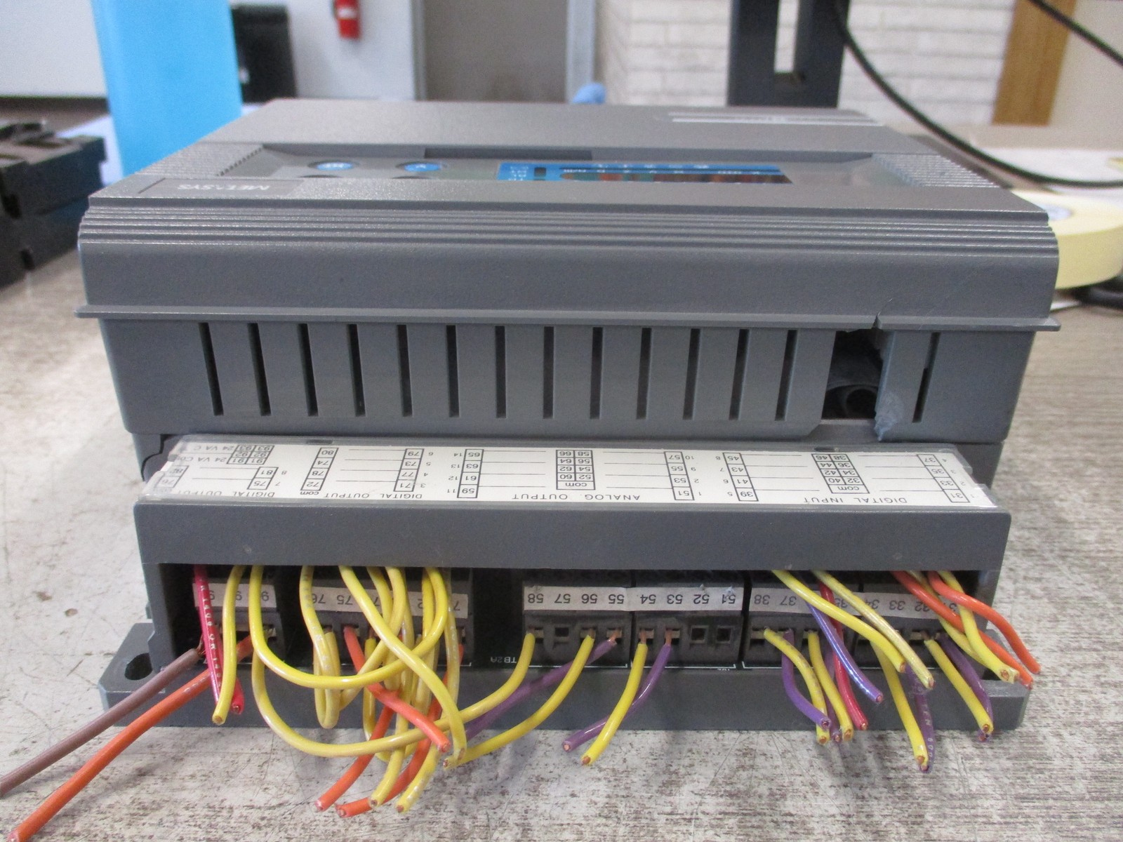 Johnson Controls / Metasys Controller DX-9100-8454 24VAC *Cracked Case*