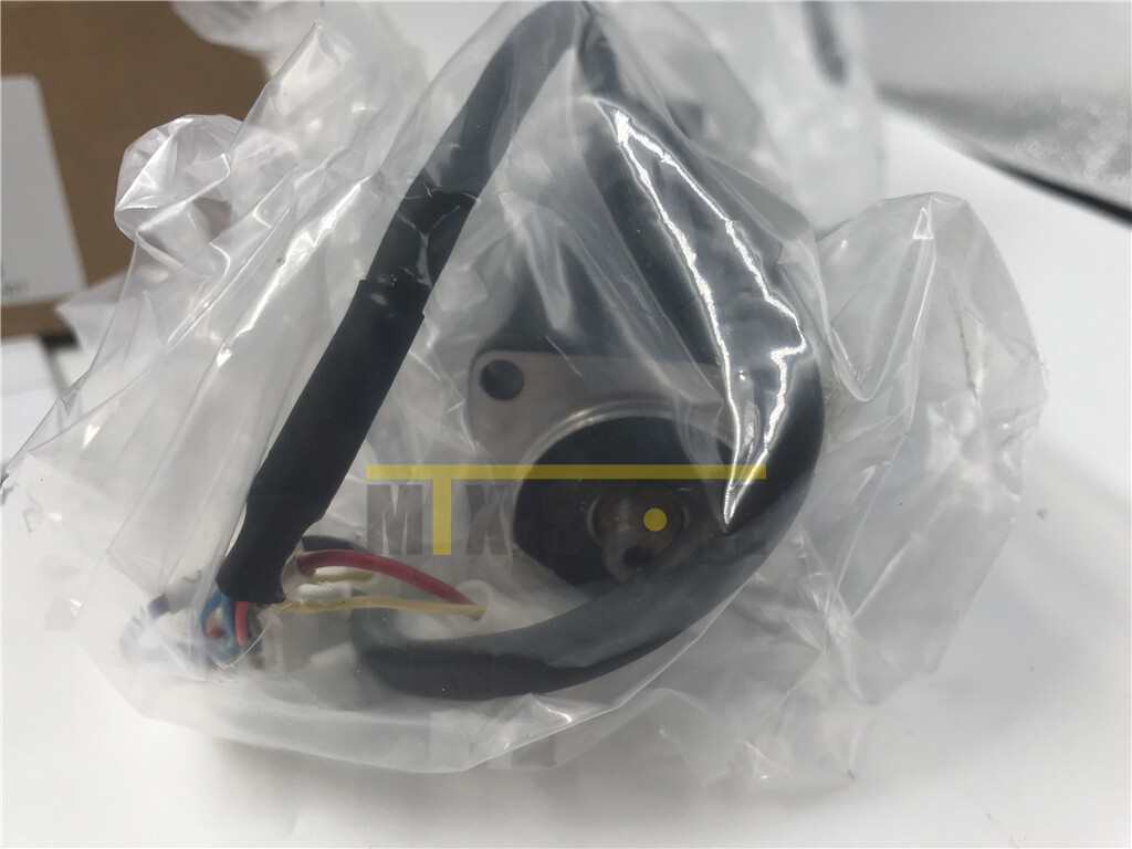 1QTY SGMAS-01A2A-YR11 SGMAS01A2AYR11 YASKAWA SERVO MOTOR
