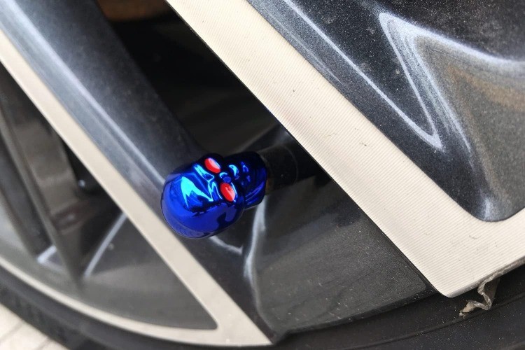 Skull Style Tire Valve Stem Caps Antirust Copper Core, Red Eyes wi Color: Blue