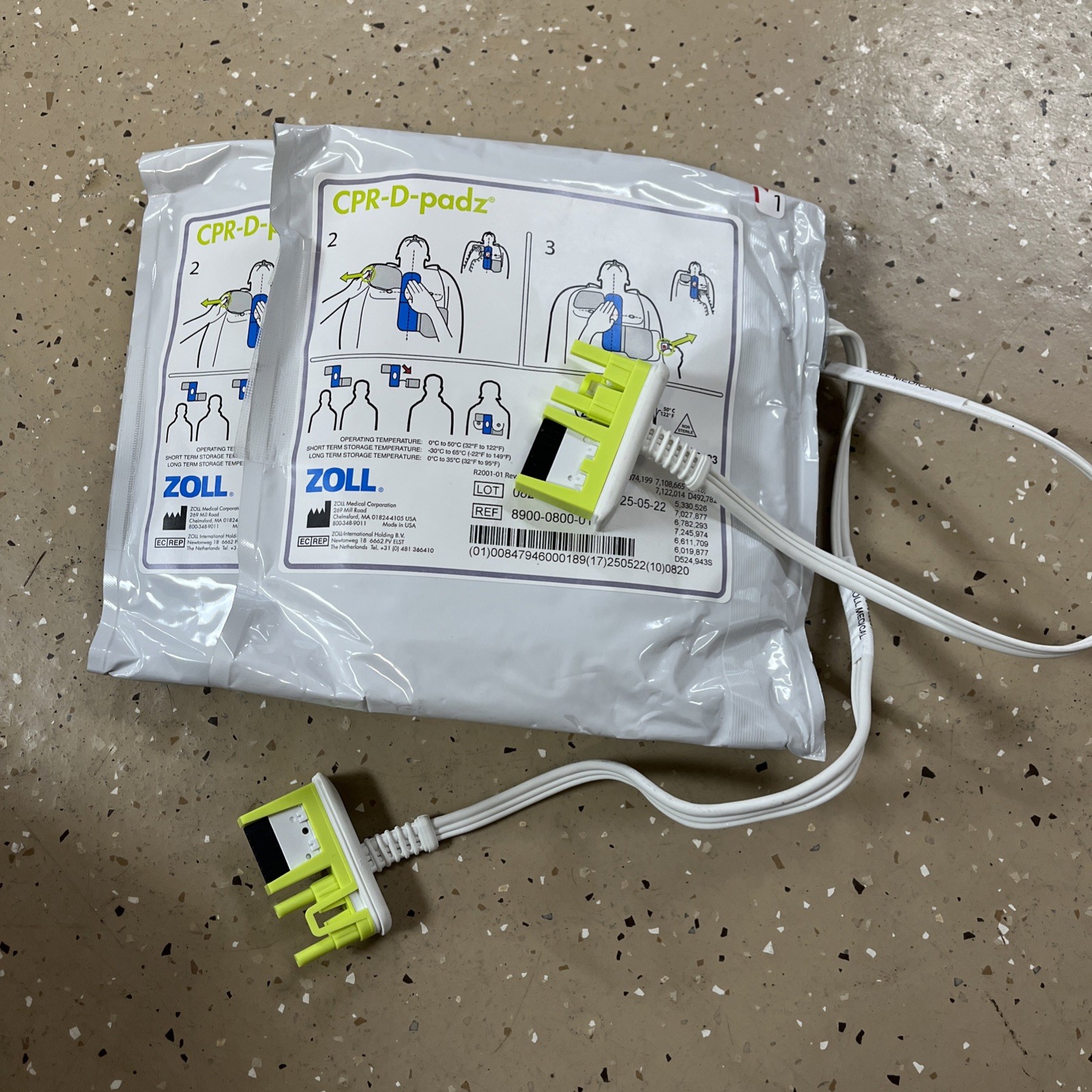 LOT of 2 – Zoll CPR-D-Padz 8900-0800-01 EXP 5-1-2025