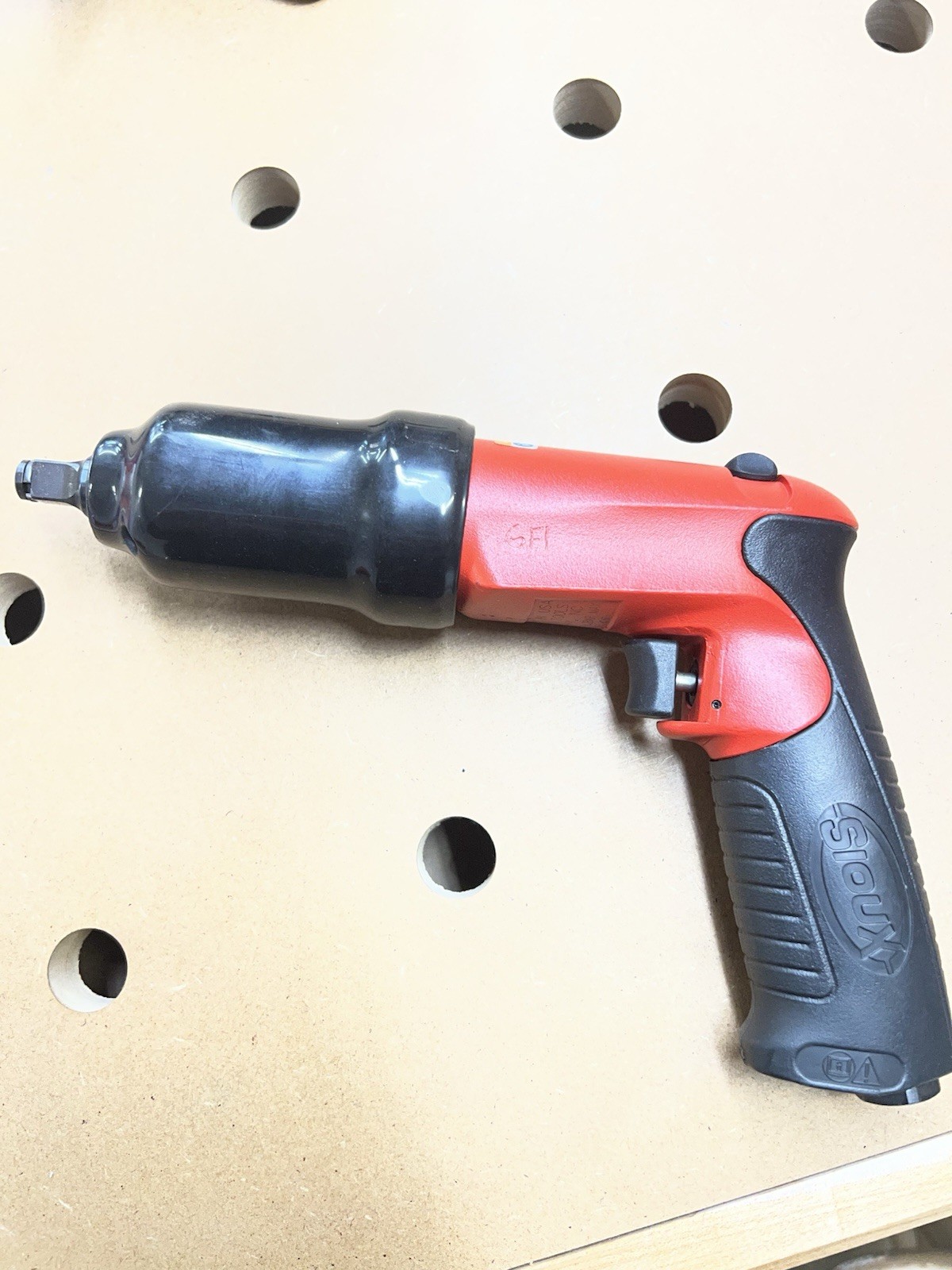 Sioux Tools IW375AP-3F 3/8” Drive 100ft.-lb. Impact Wrench