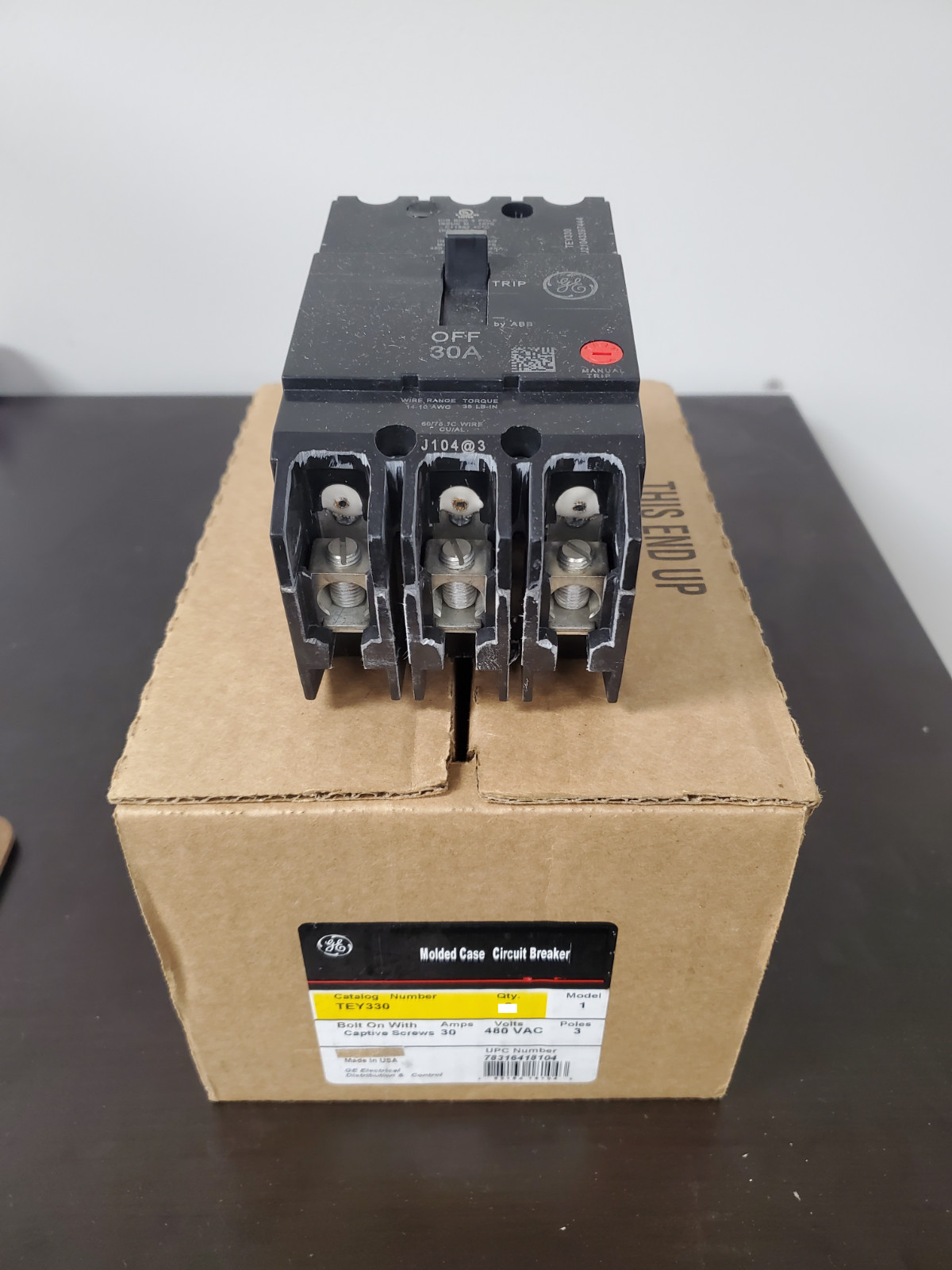 NIB- GE – TEY330 – Molded Case Circuit Breaker – 30A, 3-Phases, 480V