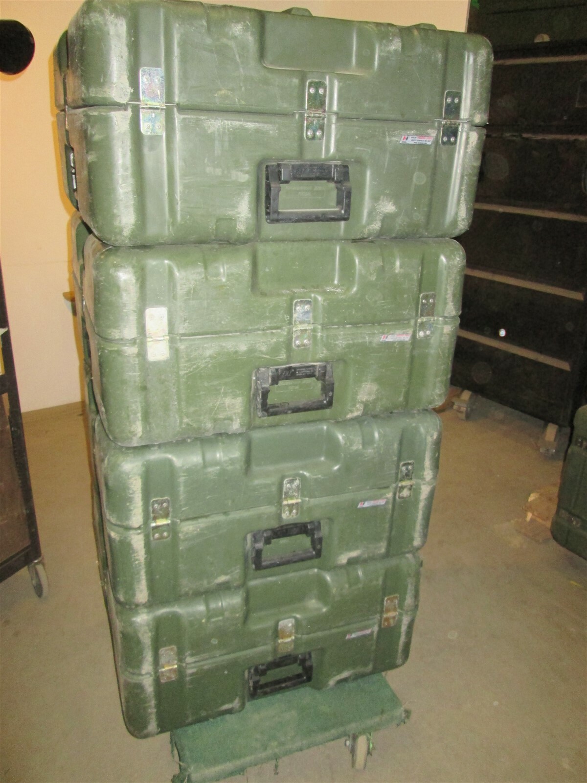 Hardigg Pelican Hard Case Hinged Single Lid AL2221-0604 Roto Molded 26x24x14 F1