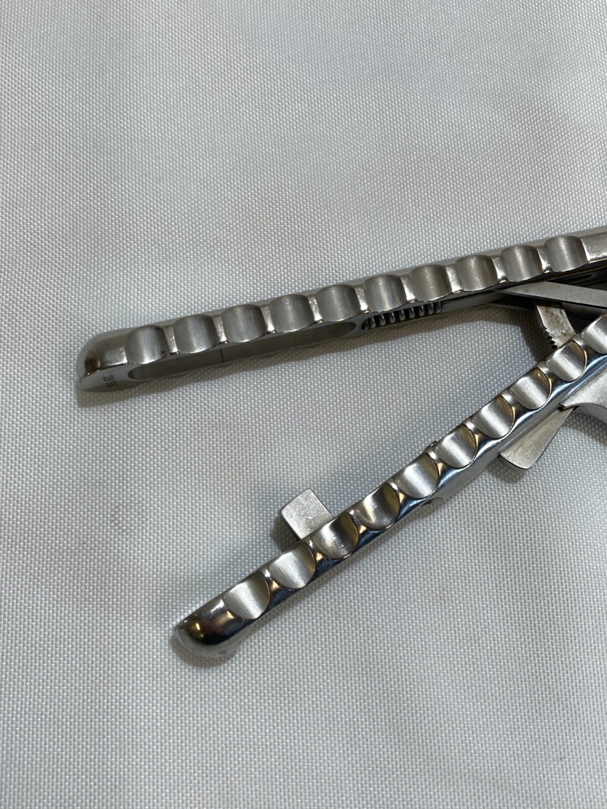 Stainless Steel Self Righting Single Action T/C Jaw Laparoscopic Needle Holder