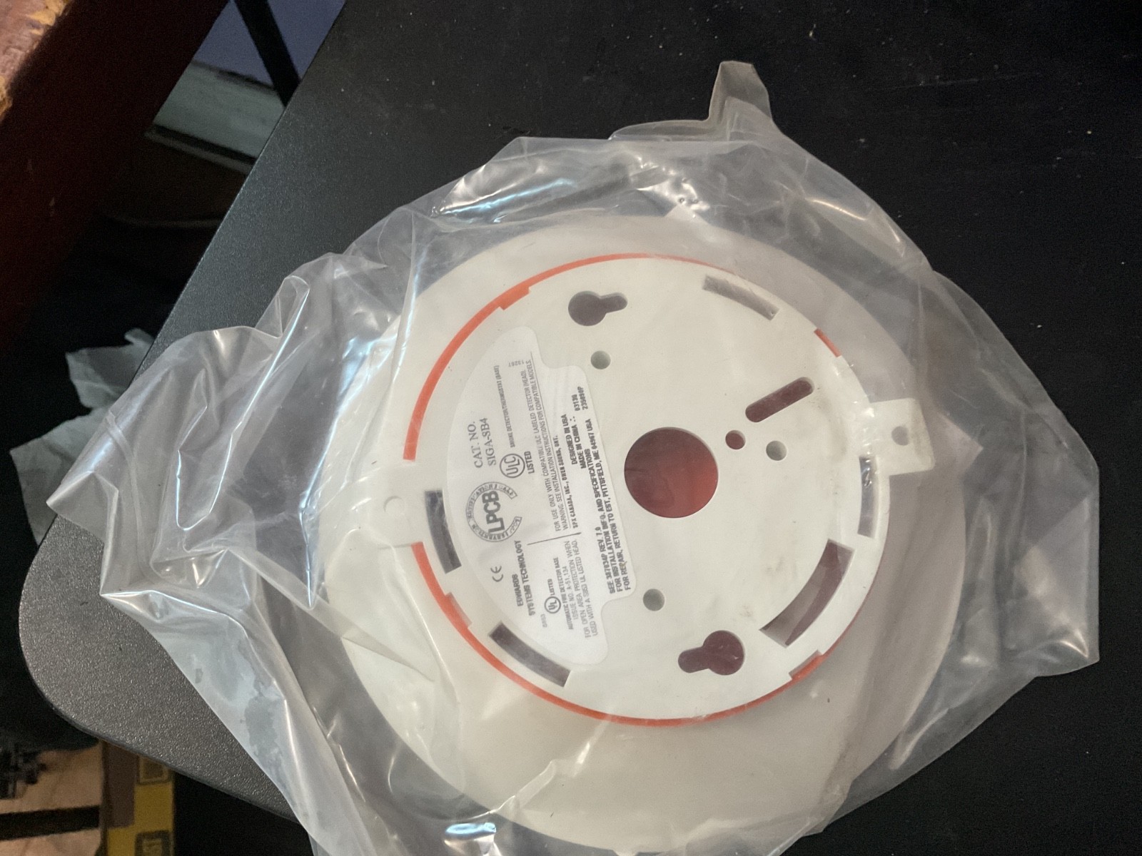 EST Edwards SIGA-SB4 Detector Base NEW (1426)