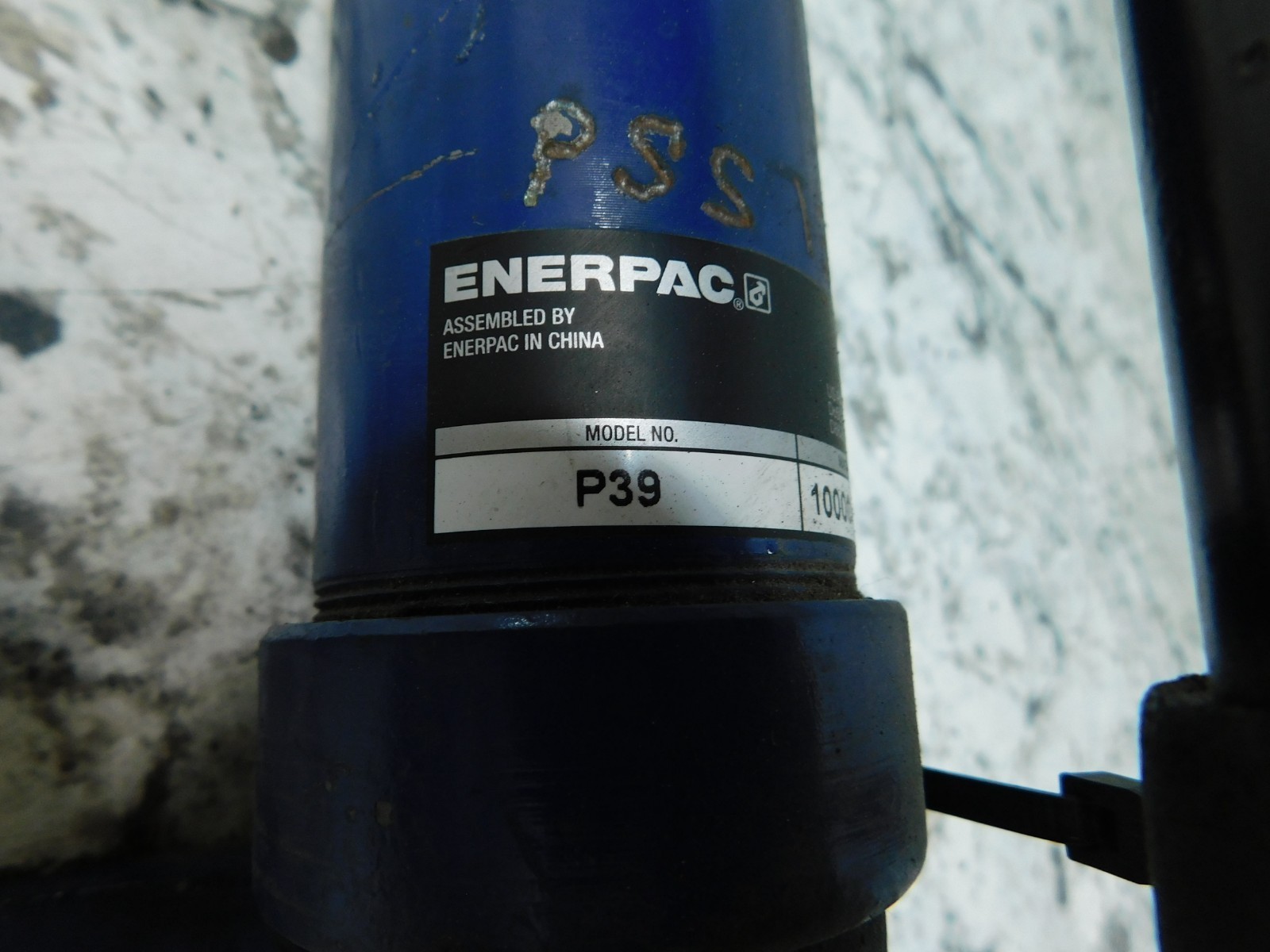 Enerpac P39 Single Speed Ultimate Hydraulic Hand Pump, Single Acting, 10,000 PSI