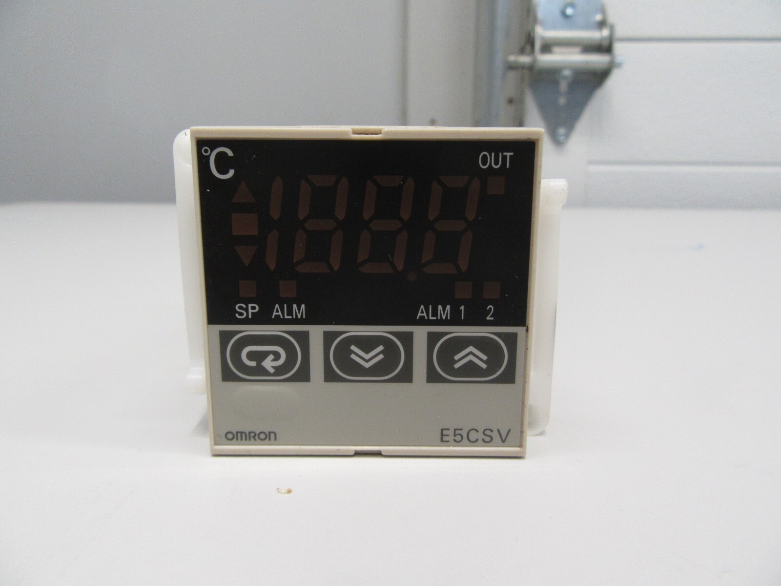 E5CSV-R1KJ-W Omron Digital Process Temperature Controller E5CSVR1KJW