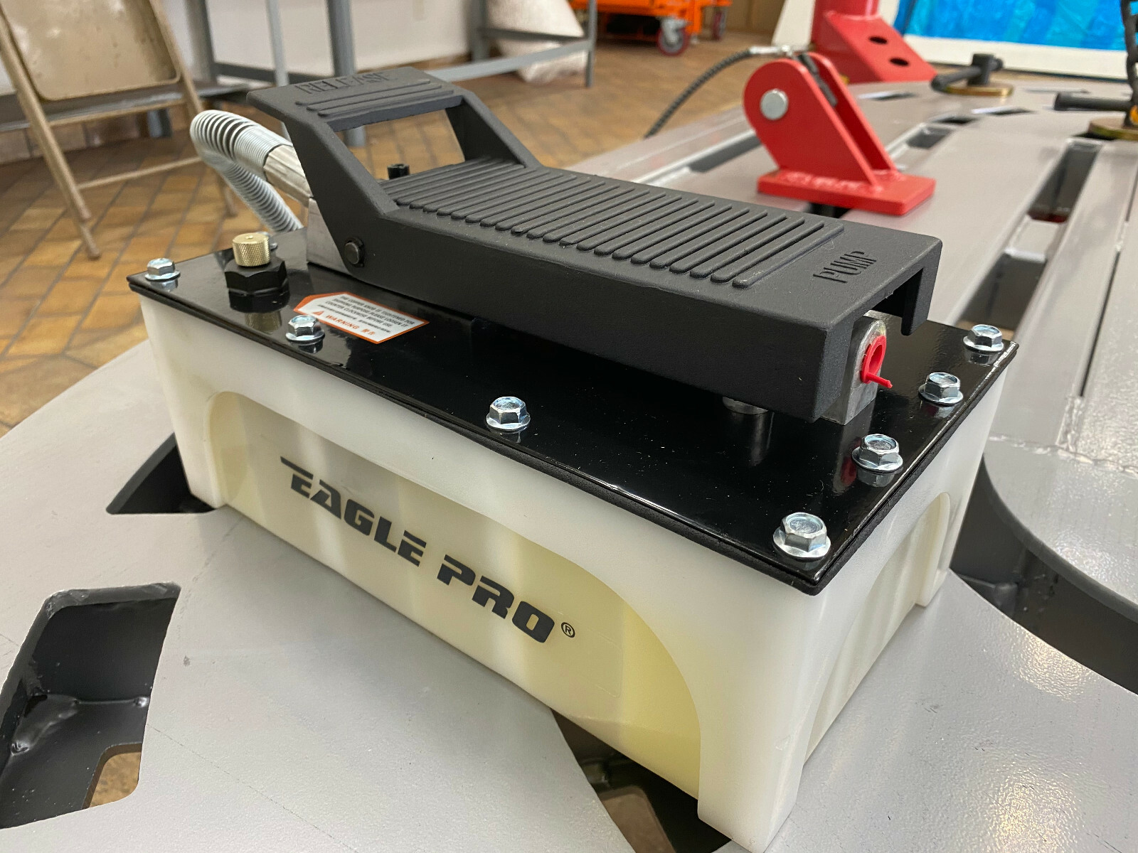Eagle Pro Air Hydraulic Foot Pump 10,000 PSI Foot Pedal Frame Machine Press
