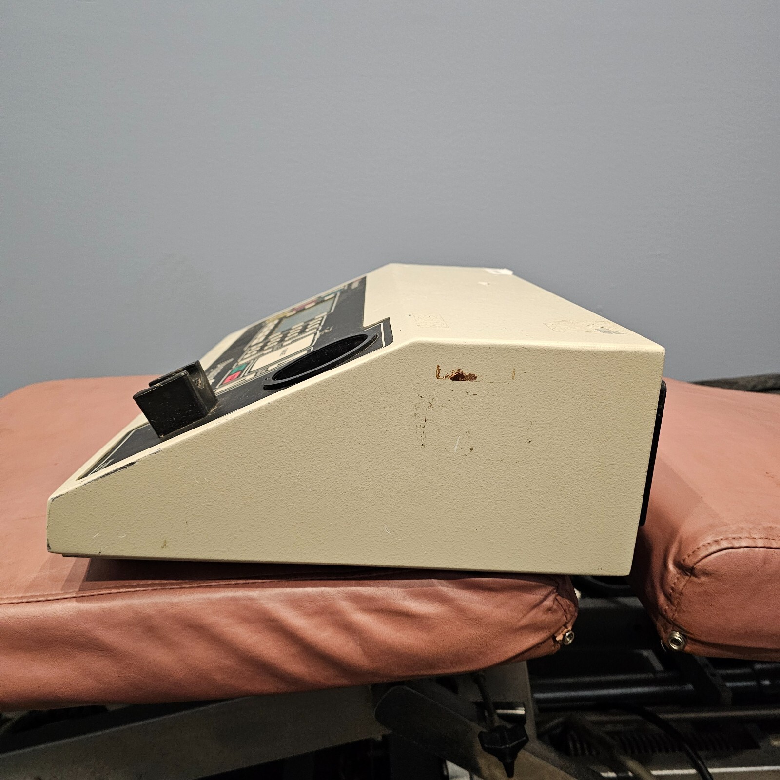 Dynatronics Dynatron 800 – Includes Cord (For Repairs)