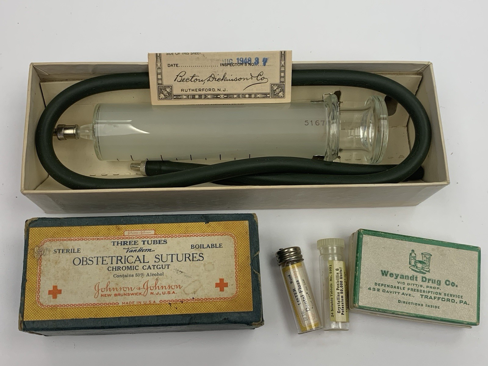 Vintage 1948 Becton Dickinson & Co B-D Yale 50cc Glass Syringe + Medical Sutures