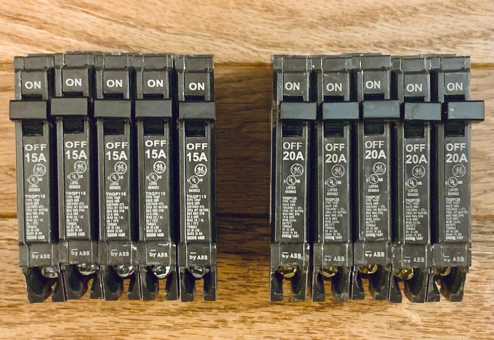 10- BRAND NEW GE SLIM 1 POLE CIRCUIT BREAKERS (5-THQP115 15A) & (5-THQP120 20A)