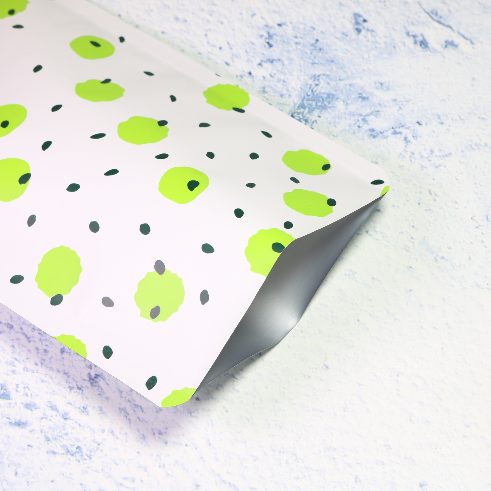 Flat Matte Green Patterned Design Open-Top Heat-Sealable Packaging Pouches