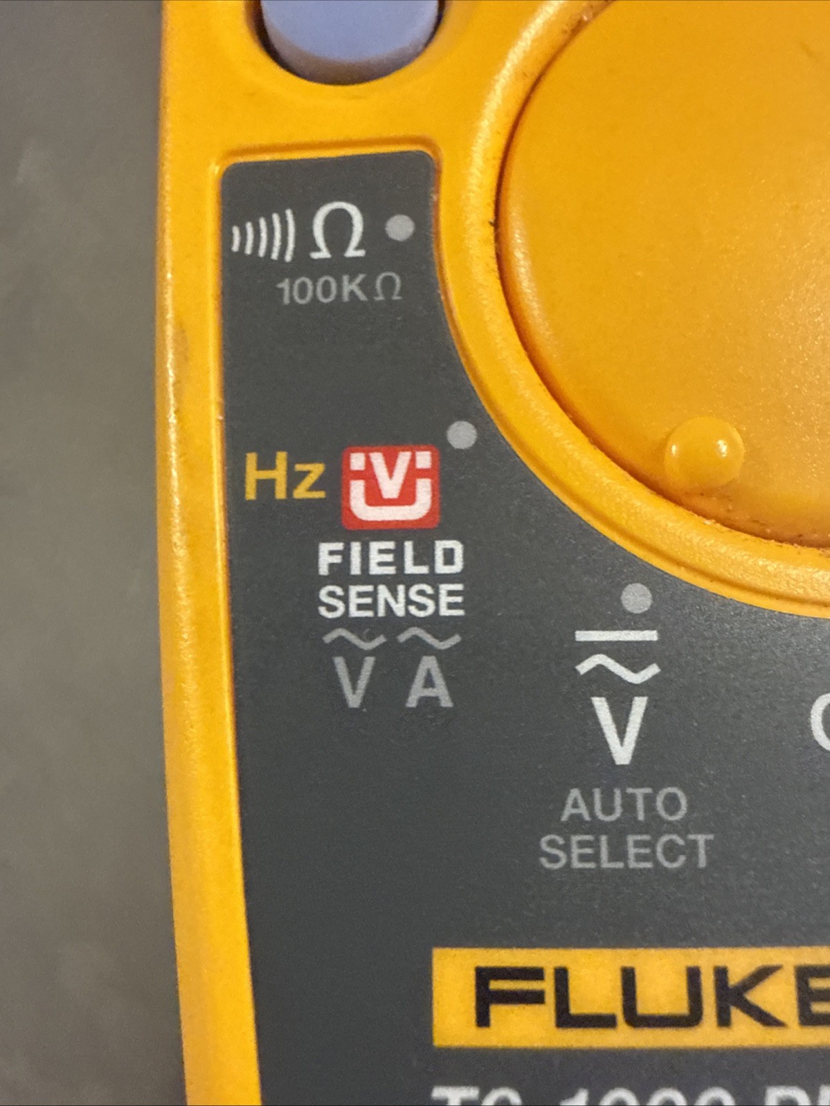 Fluke T6-1000 PRO True RMS Multimeter Tester 1000V CAT III/IV Field Sense