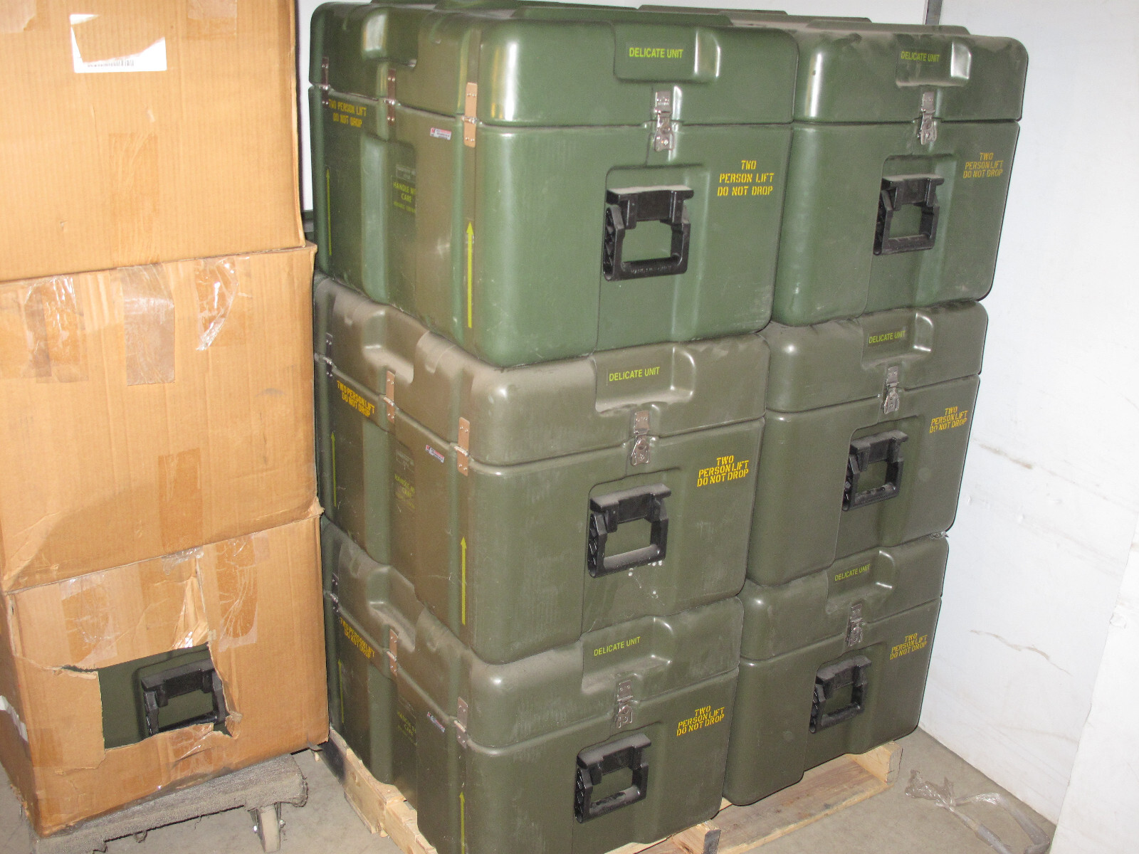 Hardigg Pelican Hard Case Single Hinged Lid AL2318-1205 Foam laptops 26x21x19 A+