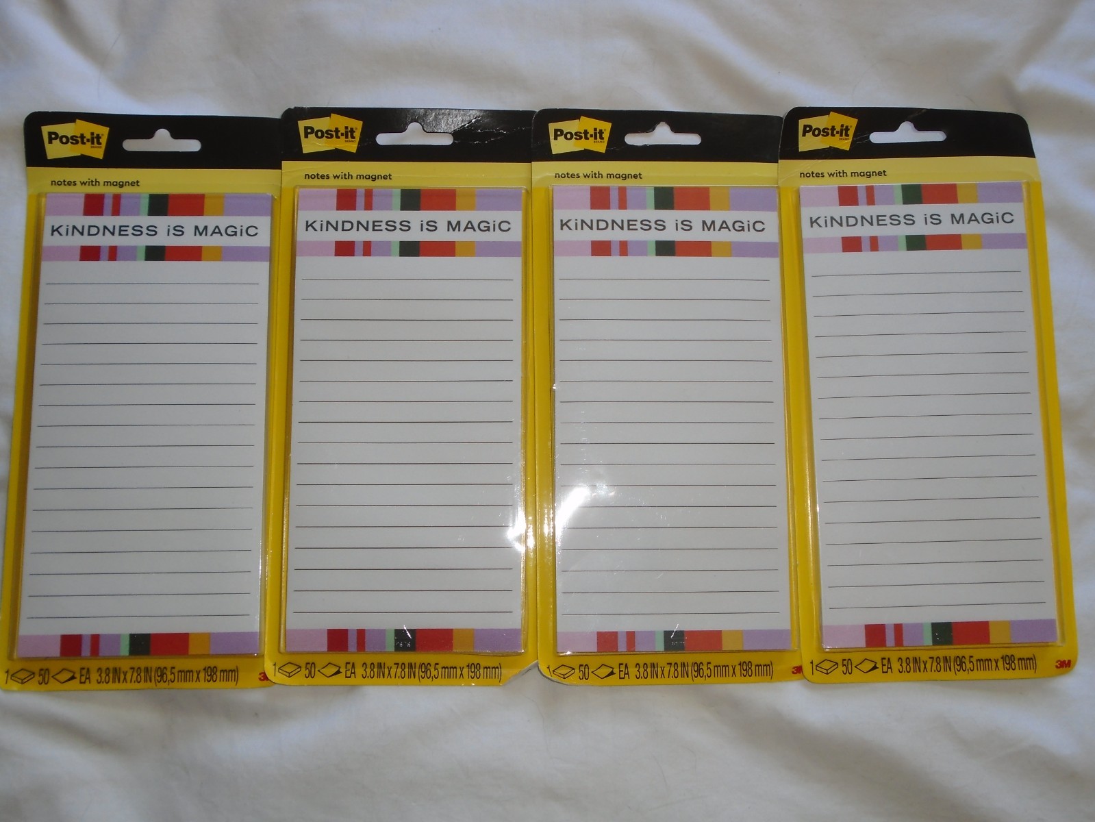 Set of 4 Post-it Brand Notes with Magnet – Kindness is Magic – 50 Sheets Each