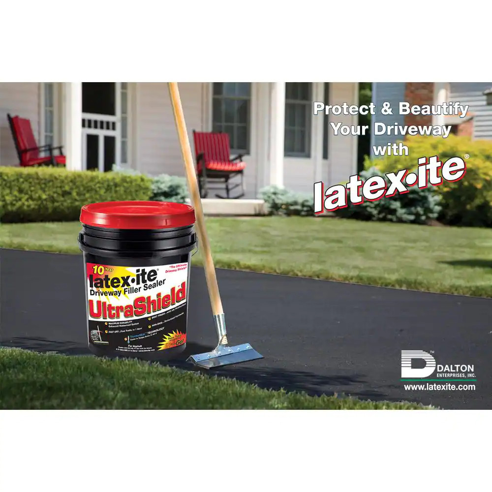 NEW Durable 4.75 Gal. Ultra Shield Driveway Filler Sealer Non-Skid Repair