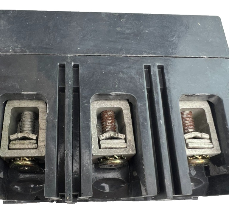 GE THED136015WLB 3 Pole 15 Amp Circuit Breaker 600VAC 3P 15A — RUST READ