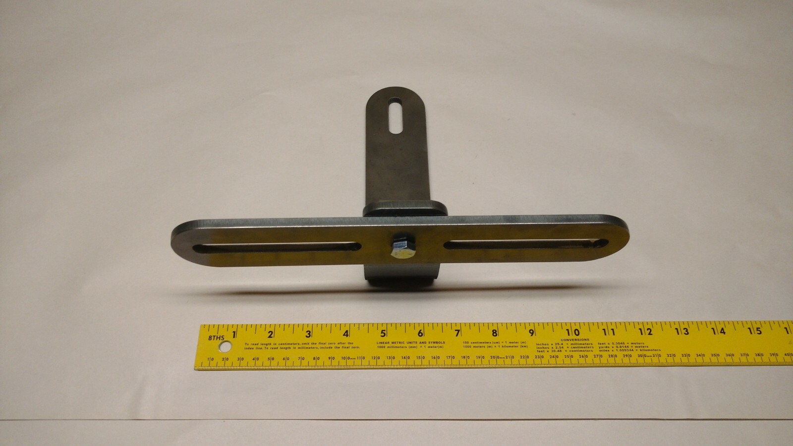 UNIVERSAL TRACTOR MONITOR MOUNTING BRACKET KIT – JOHN DEERE – CASE IH – AGCO