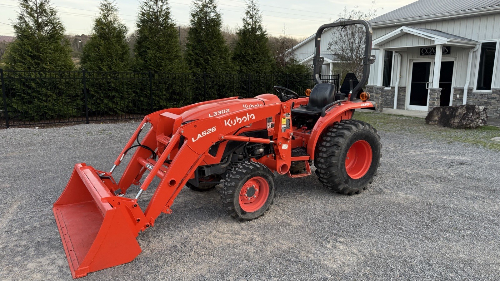 2023 KUBOTA L3302 TRACTOR WITH LA526 LOADER – 4X4 – HYDROSTATIC – LOW HR MACHINE
