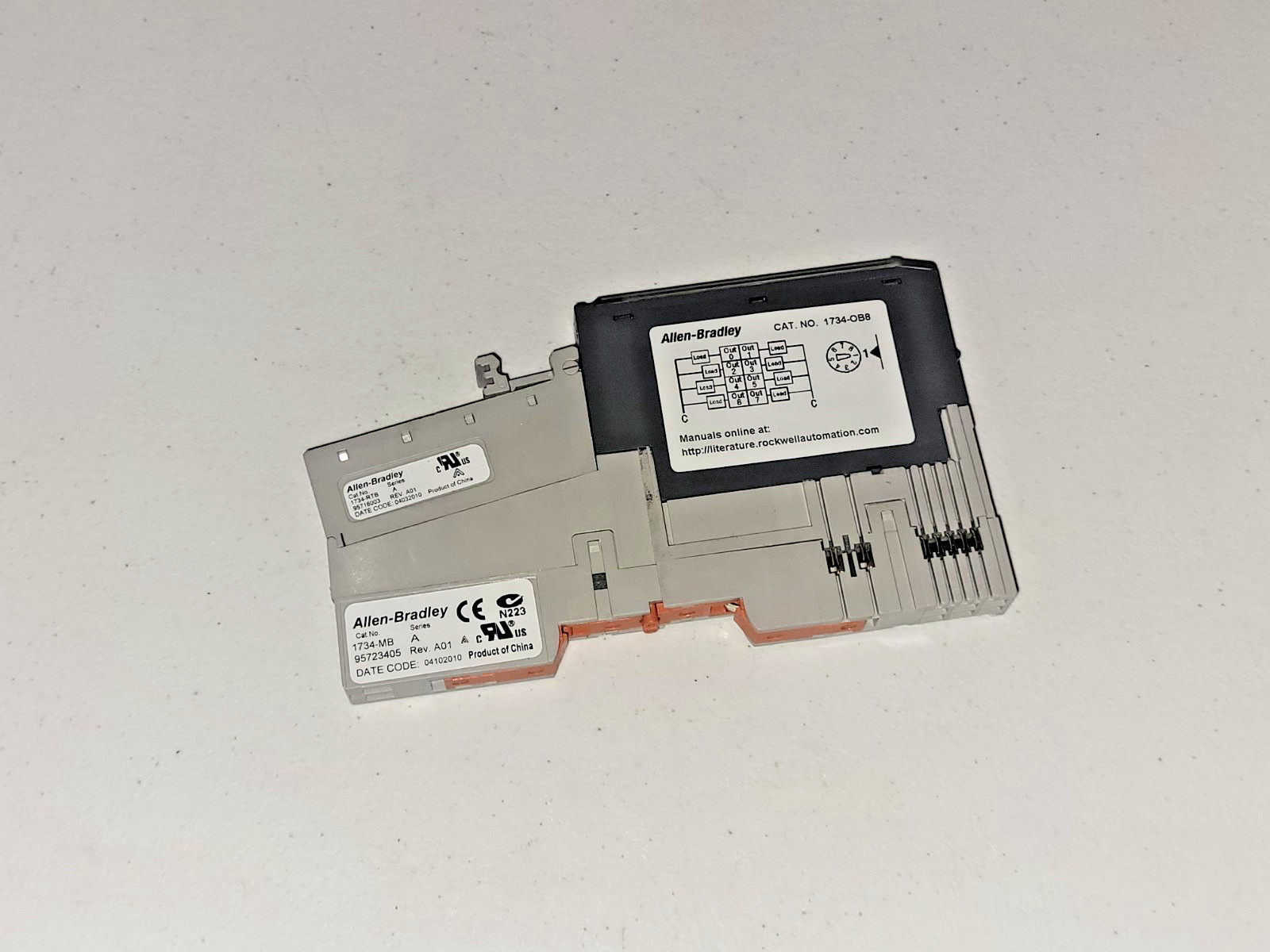 Allen Bradley 1734-OB8 24VDC Source Output Module with 1734-MB 1734-RTB