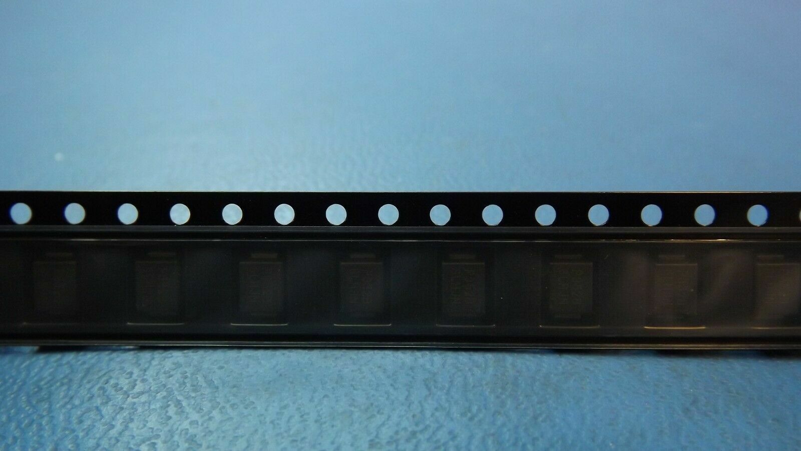 (5PCS) P3502SBLRP LITTELFUSE THYRISTOR 320V 250A DO214AA